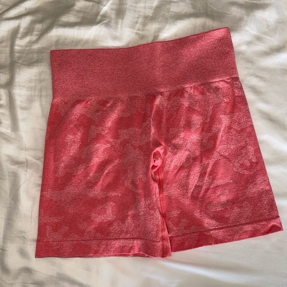 NVGTN Camo Seamless Shorts in Coral Pink